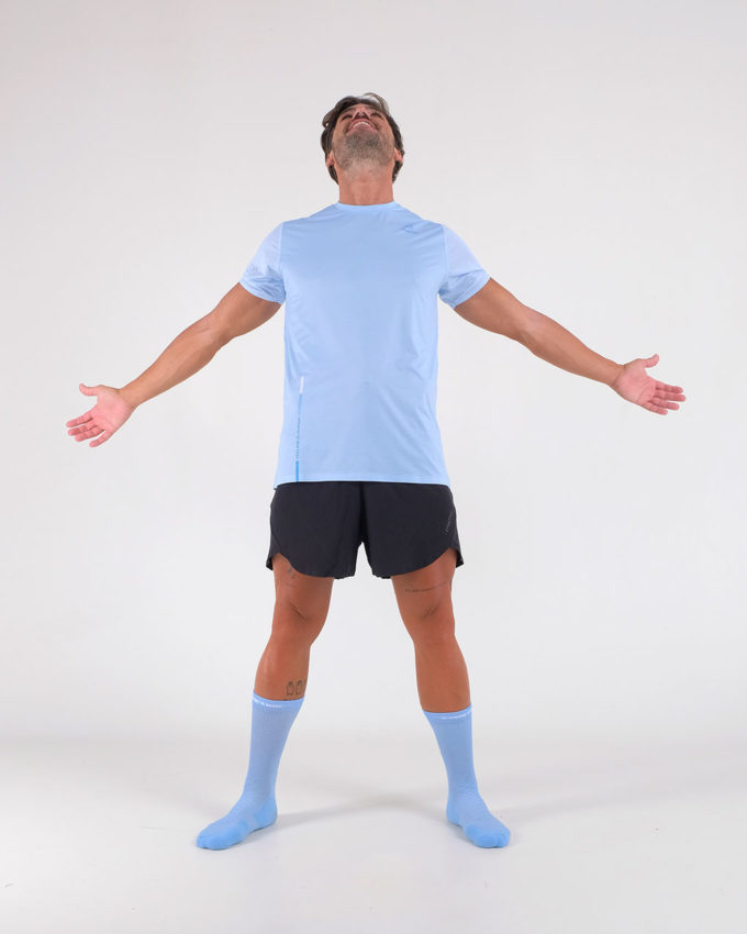 Camiseta de running para hombre de la Serie 4 elementos en color celeste